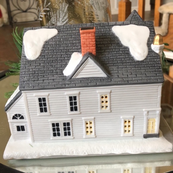 “The Antique Shop” from Rockwell’s Christmas in Stockbridge Collection - Picture 3 of 7